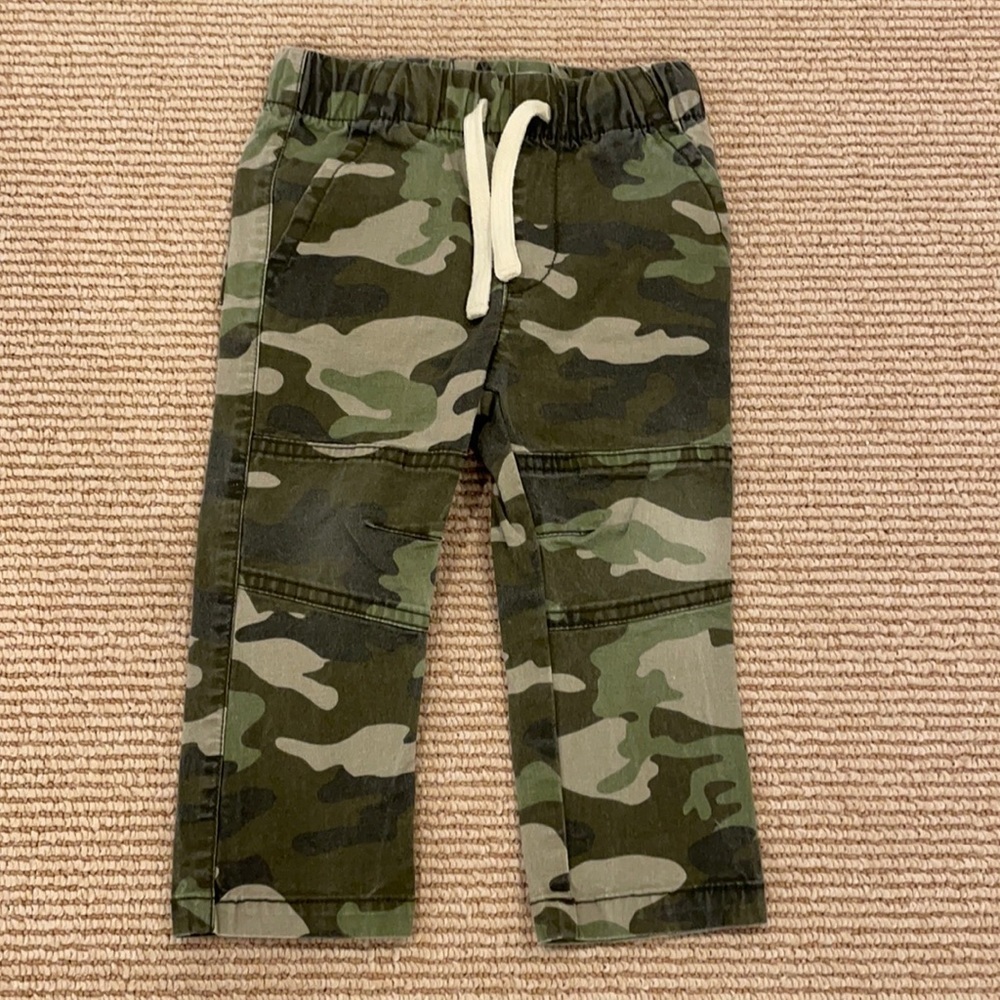 Children’s Place camo pants - size 12-18m